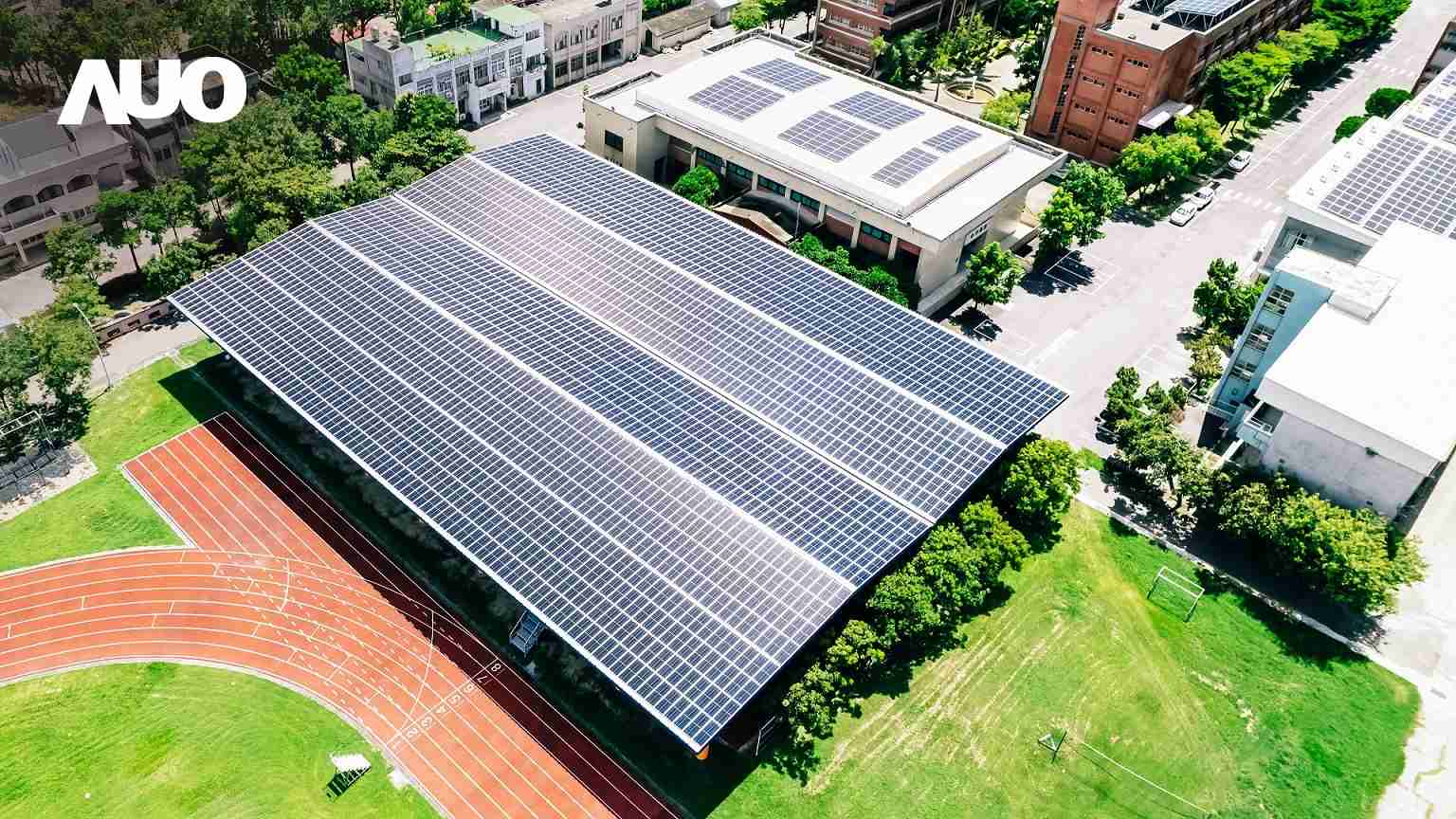 糖果派对SunSteel光电整合型浪板具备快速安装、、、轻量化优势，，，，可提升15%发电效能，，通过国际IEC与台湾VPC认证安全、、、、防漏、、、耐候标准