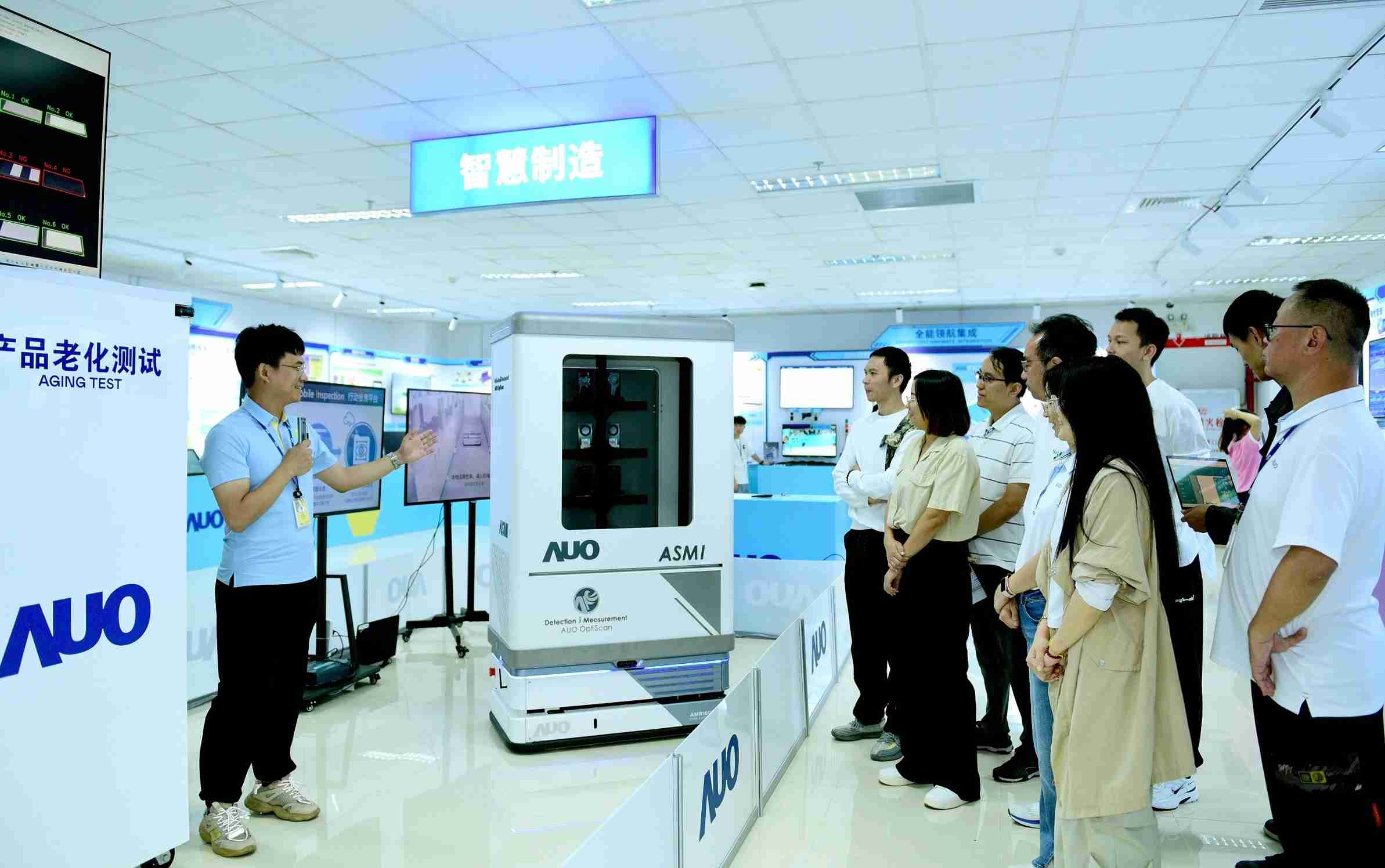 糖果派对厦门将5G+ABC技术串联生产管理全流程，，，，打通研发、、采购、、、、生管、、制程、、、、设备、、质量等产品全生命周期制造流程，，，，完成数字化设计、、、、智慧供应链、、、智能座舱、、、全流程设备管理、、数据驱动优化、、、、智慧在线检测、、智慧品管等自适应生产模式升级